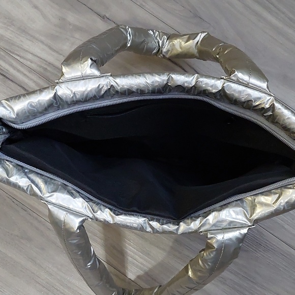 Lise Watier Silver Logo Padded Tote Bag - Picture 2 of 11